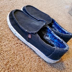 Sanuk/Hey Dude Dupes